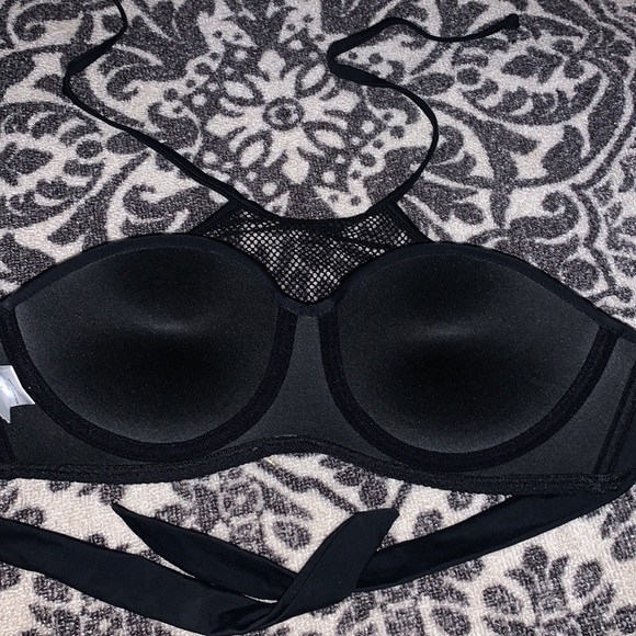 🏖️🌴 Stylish halter black net bikini top - Picture 3 of 5